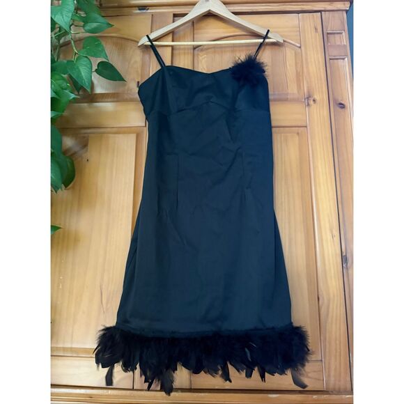 NWT Vintage Y2K Trixxi Black Feather Trim Mini Dress Size 13 - Picture 2 of 10